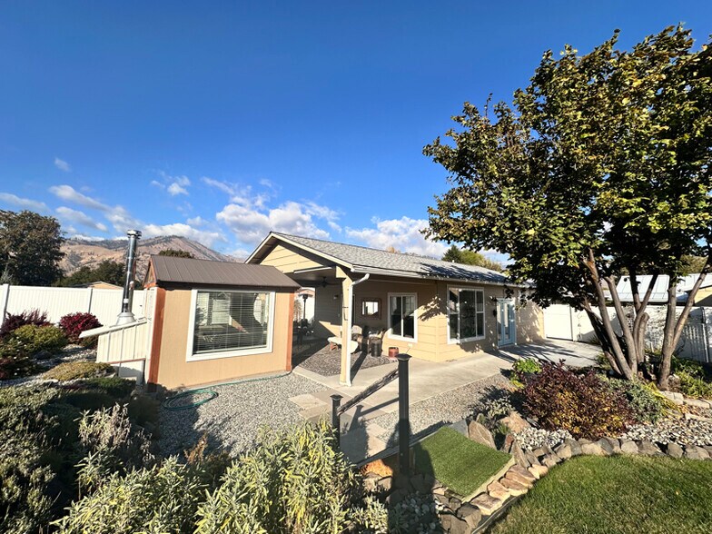 Primary Photo - 5634 Locust Ln