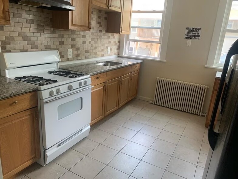 Building Photo - 2152 12th St