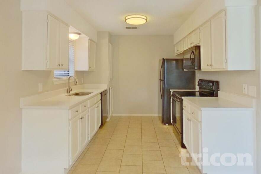 Building Photo - 3029 Meadowmoor St