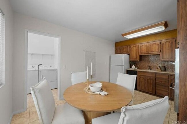 Building Photo - Spacious Remodeled Home with Separate Apar...
