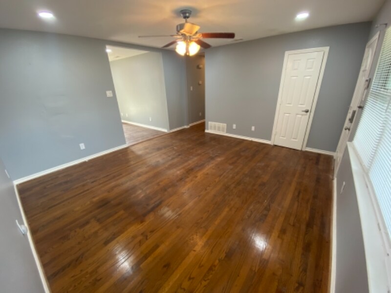 Building Photo - 309 Dover Dr