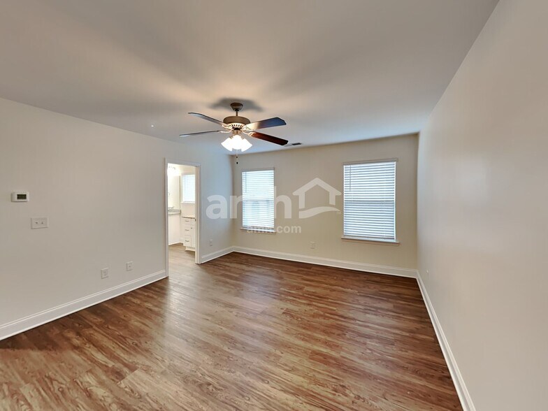 Building Photo - 106 Oscar Ct