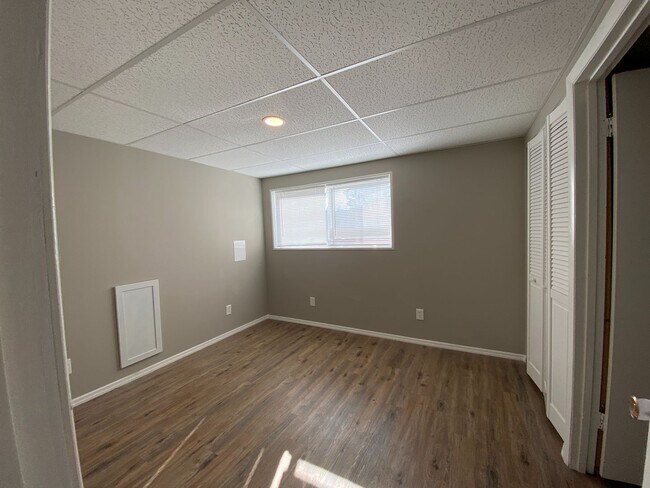 Building Photo - Charming 3 Bedroom with Great Yard