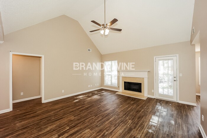 Building Photo - 165 White Oak Wy