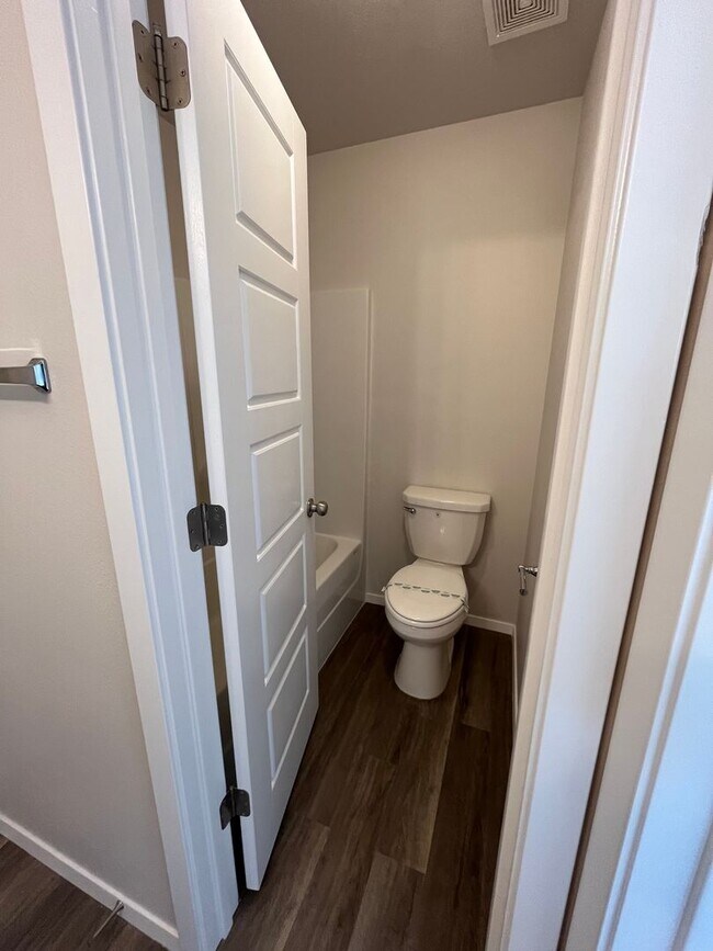 Building Photo - *Pre-leasing* Three Bedroom | Two and a Half Bathroom Home in Farmington