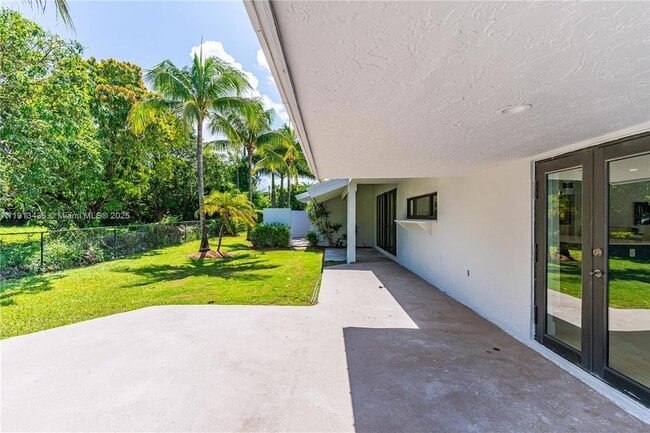 Building Photo - 6900 SW 136th St