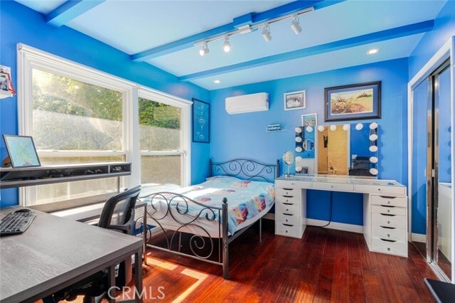 Building Photo - 660 Woodbury Rd