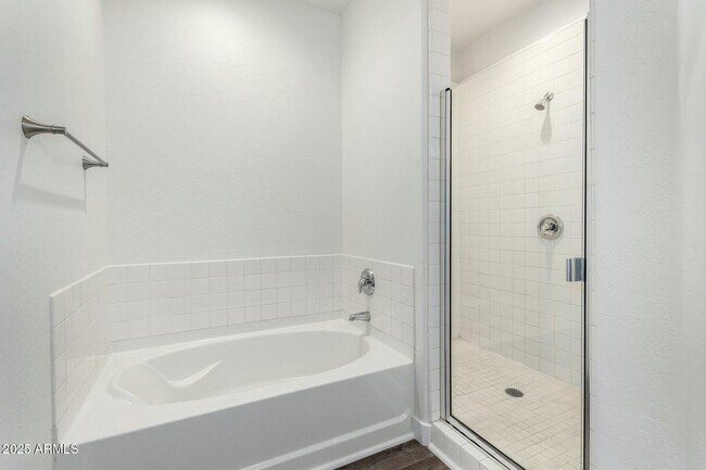 Building Photo - 111 W Beth Dr