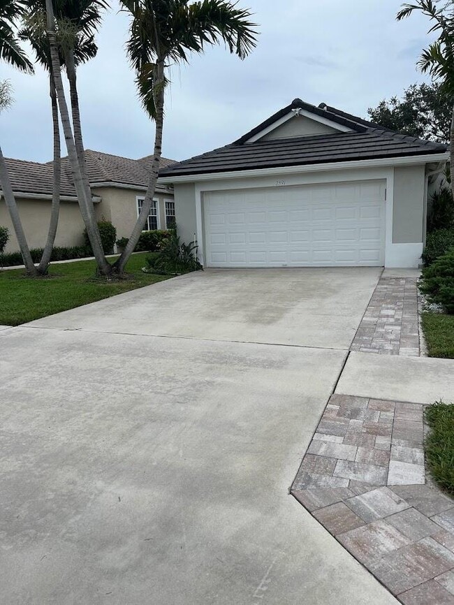 Building Photo - 2591 Country Golf Dr