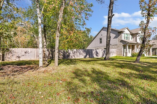 Building Photo - 1650 Chart Dr