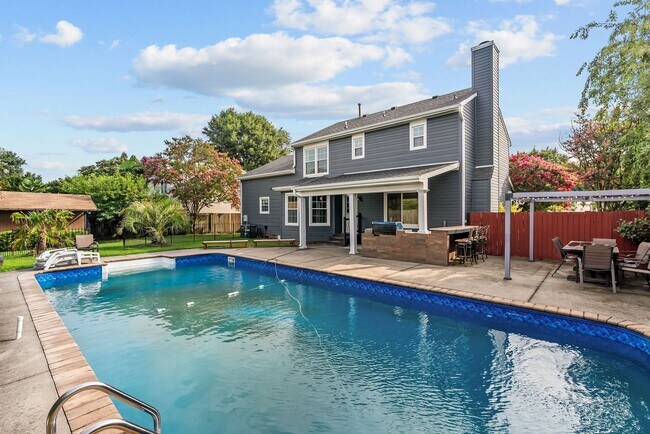 Building Photo - Luxury Family Living with a Resort-Style Backyard in Virginia Beach