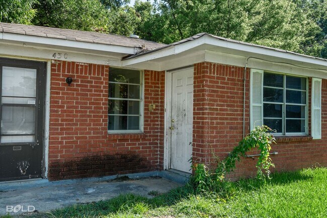 Building Photo - 430 Fuller St