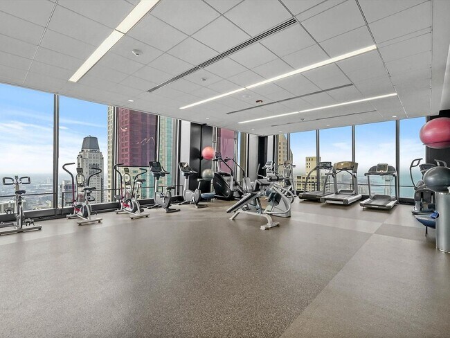 Building Photo - 175 E Delaware Pl