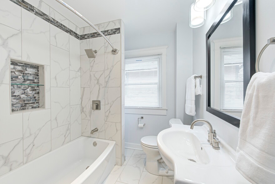 Upstairs bathroom - 2418 E 16th St