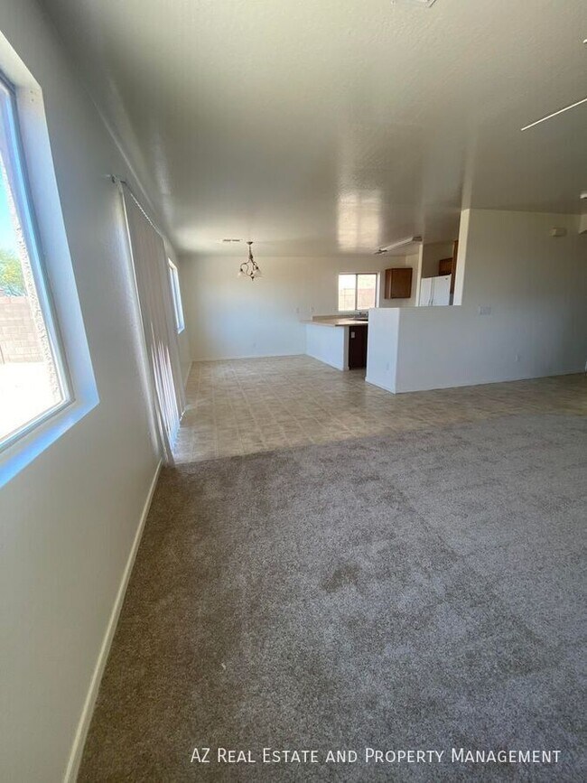 Building Photo - 4850 N 113th Dr