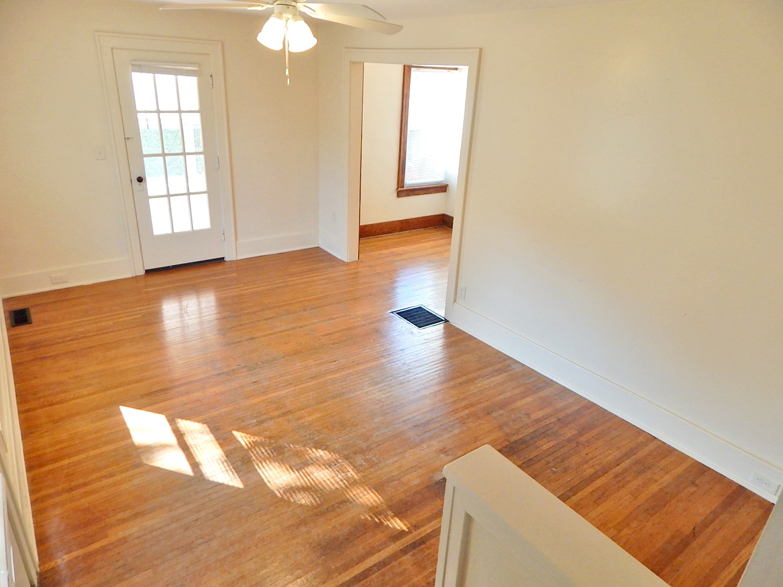Building Photo - 235 E Elm St