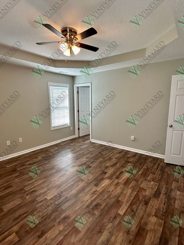 Building Photo - 19 Oak Grove Ln NW