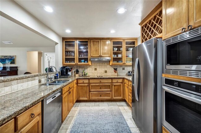 Building Photo - 6702 Elfland Dr