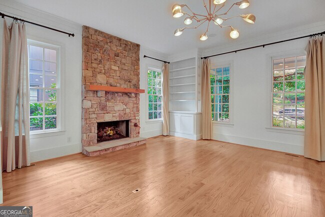 Building Photo - 9043 Selborne Ln