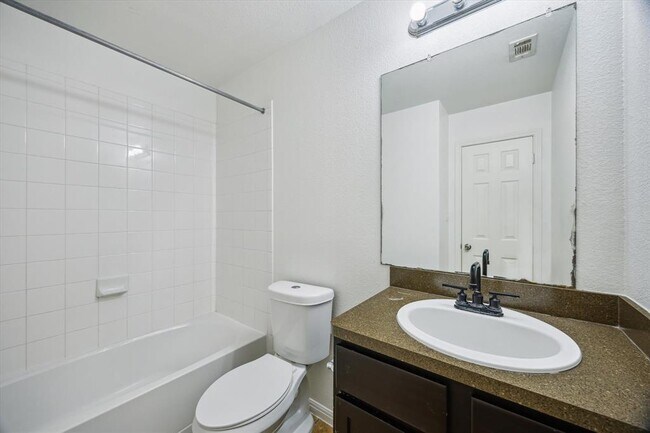 Building Photo - 4512 Senda Ln