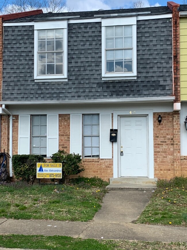 Building Photo - 415 Roxana Rd