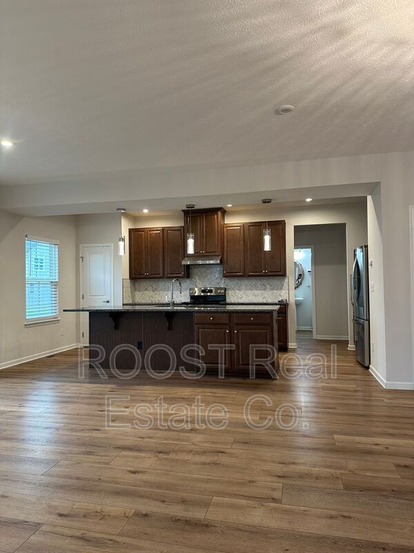 Building Photo - 380 Crownover Way