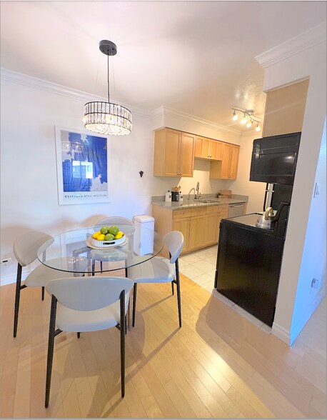 Building Photo - 252 N Pennsylvania St