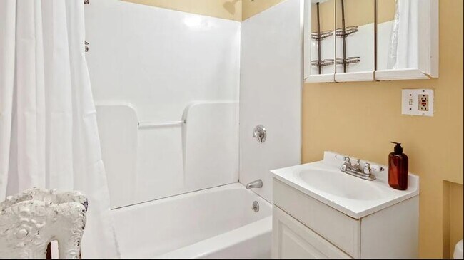Building Photo - 6 bedroom in Allston MA 02134