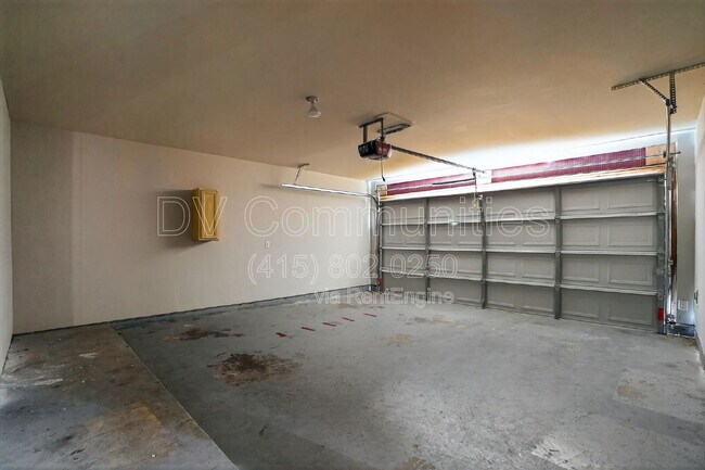 Building Photo - 18506 W Hardy Rd