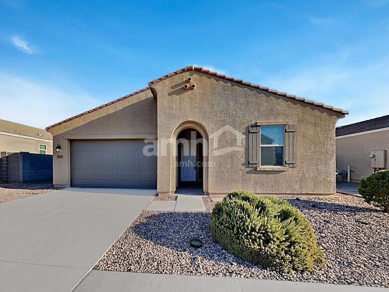 Primary Photo - 7161 E Bobwhite Ct