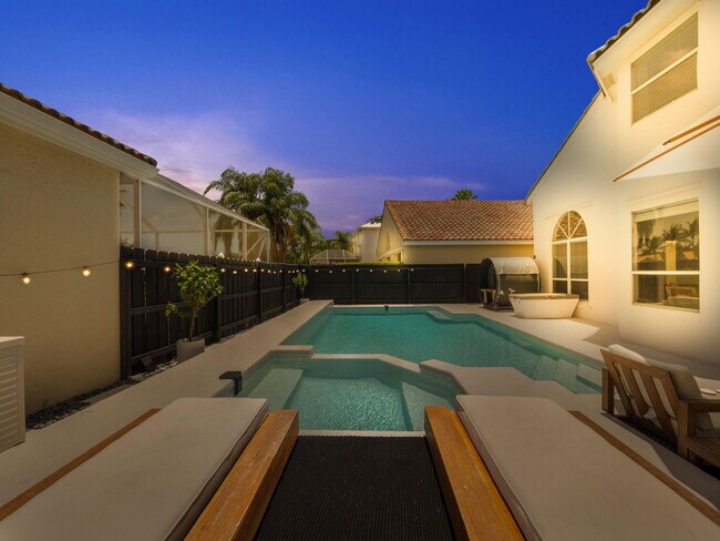 Building Photo - 6017 Newport Village Way