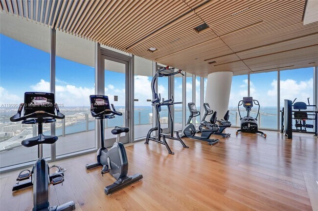 Building Photo - 300 Biscayne Blvd Way