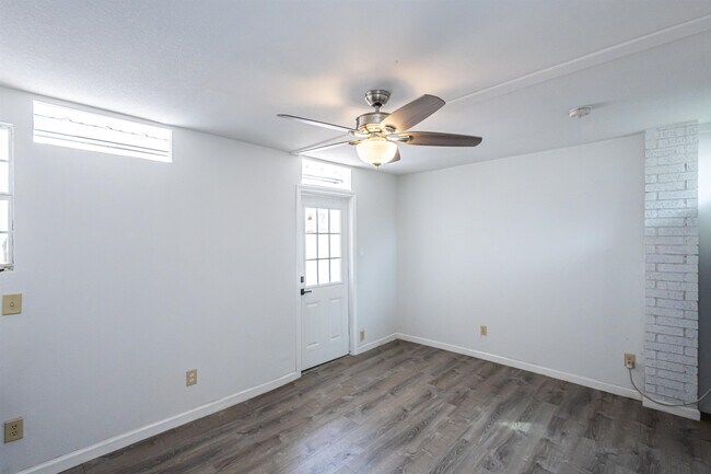 Building Photo - 1420 Corpus Christi St