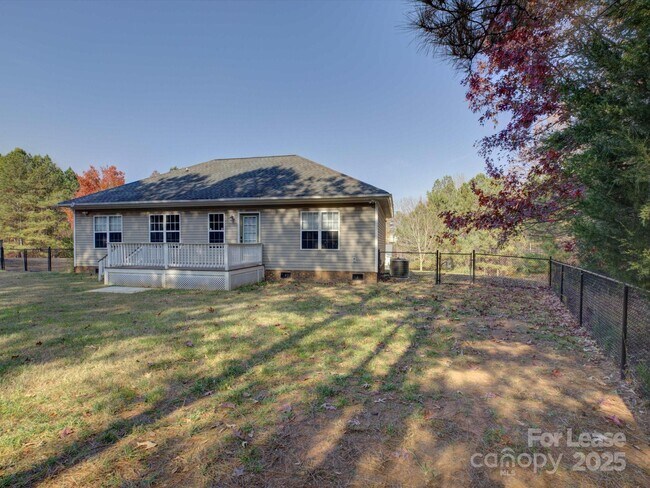 Building Photo - 4405 Sugar Cane Ct