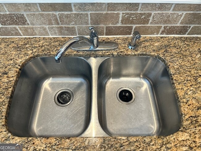 Building Photo - 3363 Willow Meadow Ln