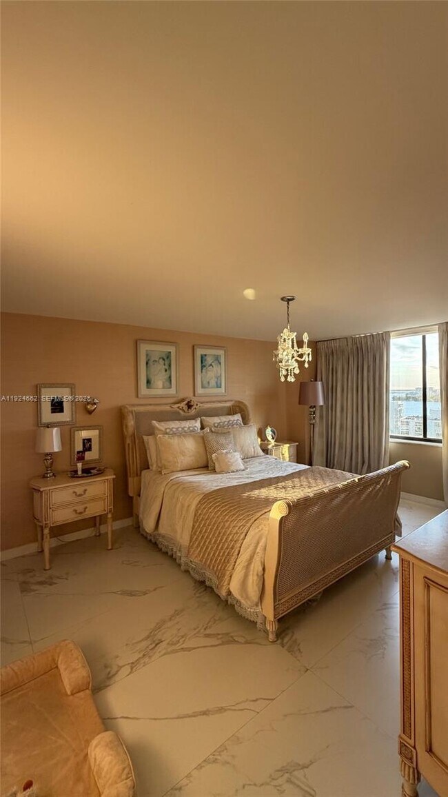 Building Photo - 2333 Brickell Ave