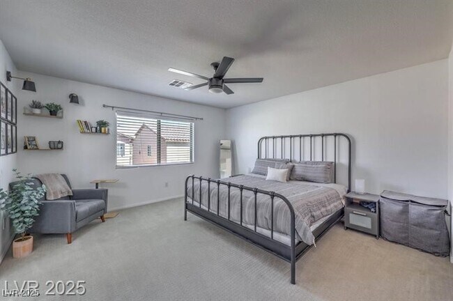 Building Photo - 10598 Cliff Lake St