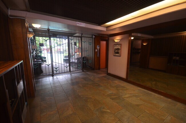 Building Photo - 417 Nohonani St