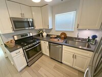 Building Photo - 126 N Palmway