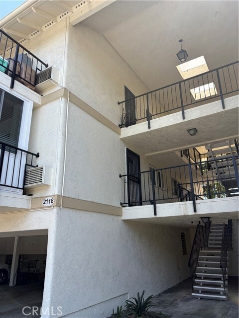 Building Photo - 2118 Via Puerta