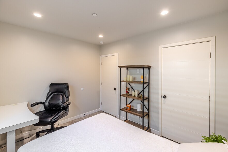 Building Photo - 8141 Hinds Ave