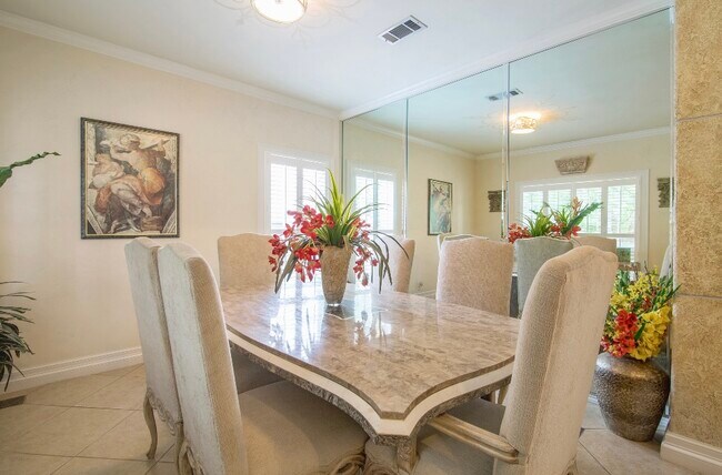 DINING ROOM SEATS 6 - 14935 Turret Run