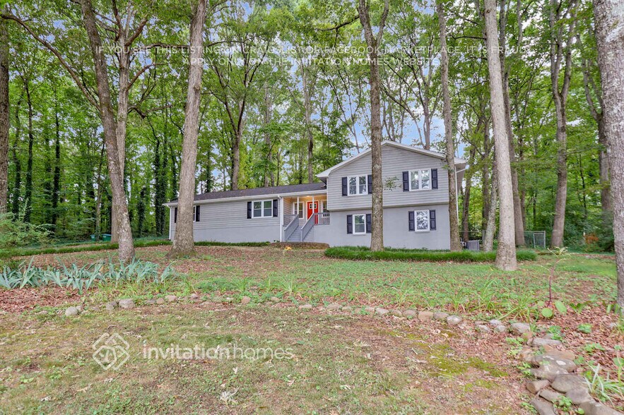 Building Photo - 349 Charmers Way SW