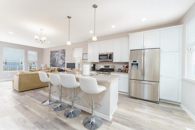 Building Photo - 645 Jenny Wy