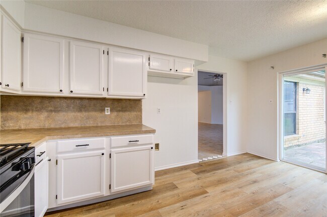 Building Photo - 18418 Arbormont Dr