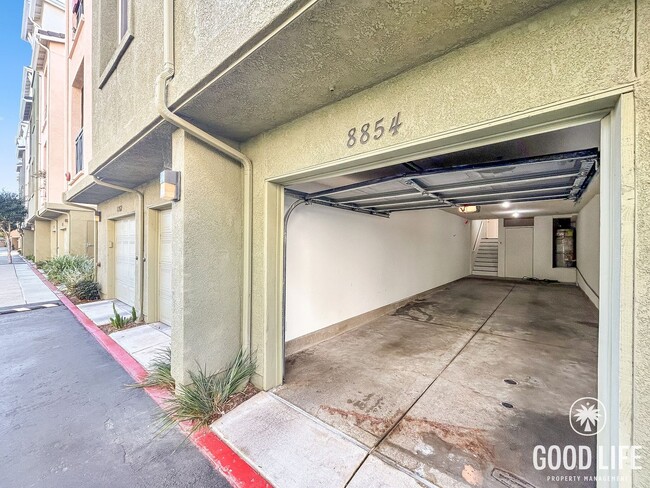 Building Photo - Beautiful 3BD/3BA W/ A/C, Attached Garage, and Community Pool in Kearny Mesa!