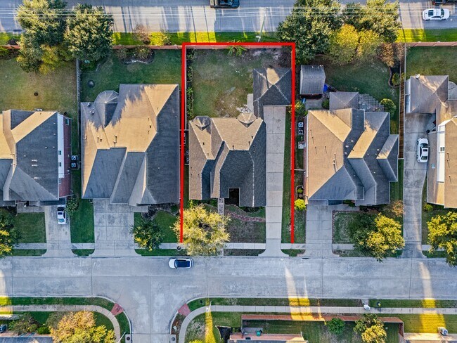 Building Photo - 14511 Middle Bluff Trail