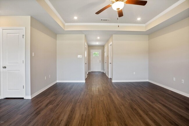 Building Photo - 3 BD 2 BA Split plan Home in the Ocean Spr...