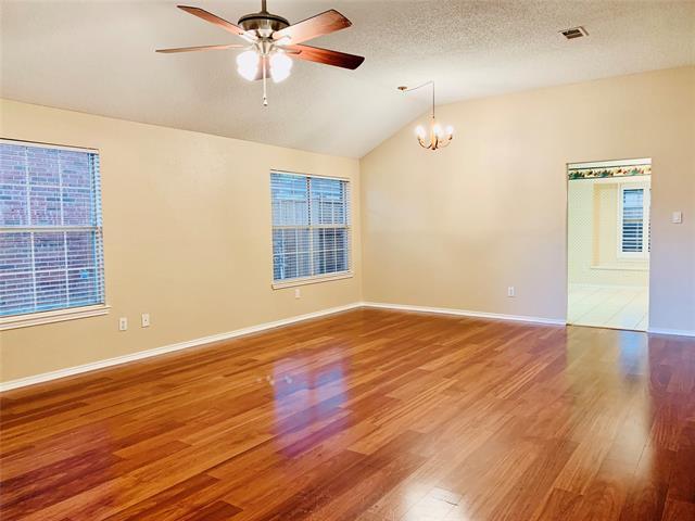 Building Photo - 2921 Lake Valley Dr