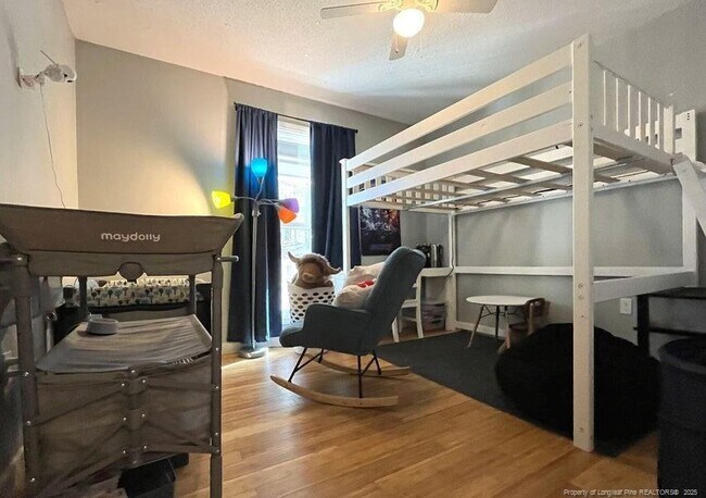 Building Photo - 627 Dowfield Dr